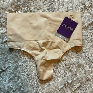 NWT Yummie Shaping Thong. Size Small. Nude Color.